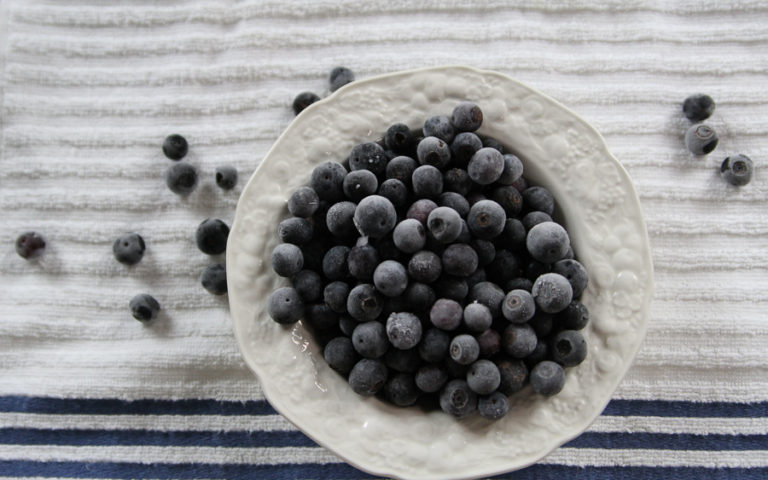 How To Freeze Blueberries | Quick & Easy